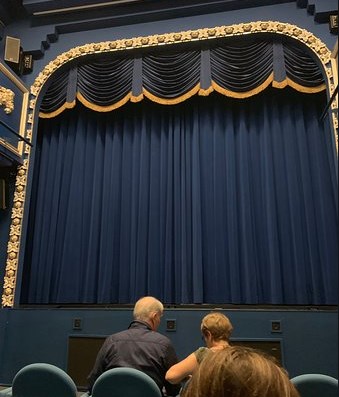 telones de teatros en sevilla